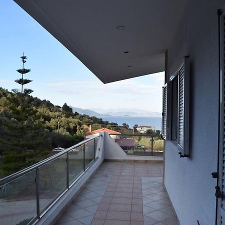 Ferienwohnung Ολόκληρος Όροφος Αγροτική Οικία Néos Pírgos Exterior foto