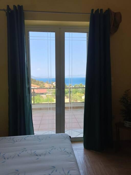 Ferienwohnung Ολόκληρος Όροφος Αγροτική Οικία Néos Pírgos Exterior foto